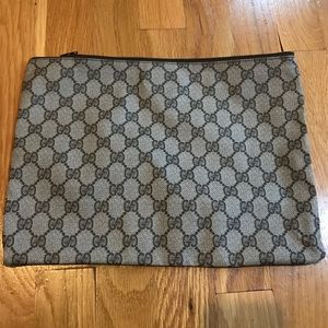 AUTHENTIC GUCCI POUCH
